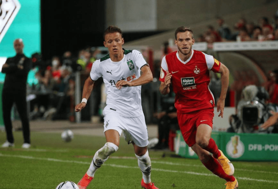 清晨门兴格拉德巴赫备战德国杯；更衣室发声细节曝光；压力陡增；心理建设被强调