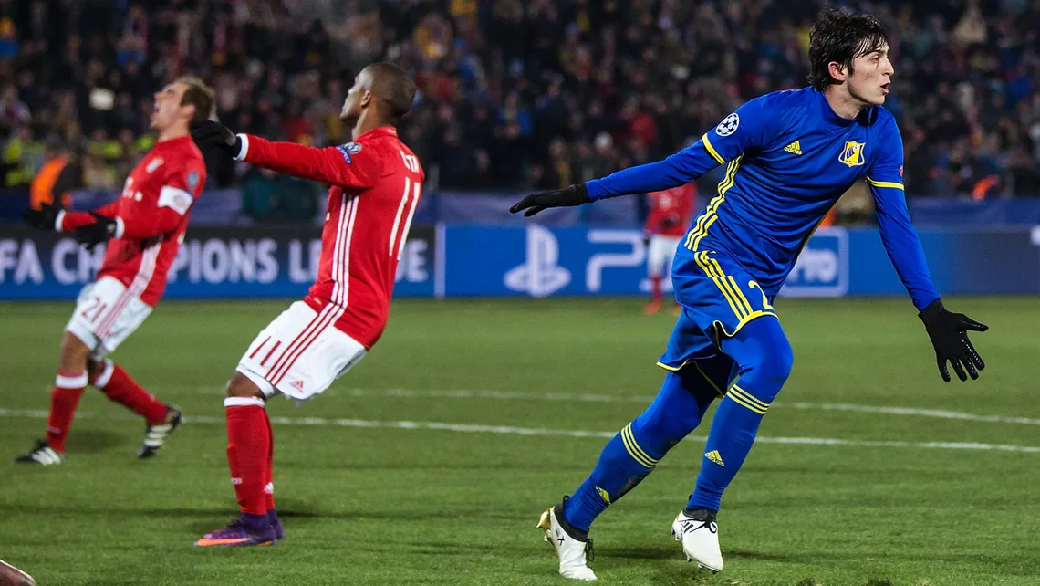 亚博体育官网-赛前勒沃库森备战意甲，单刀错失细节曝光，气氛紧张，球探报告显示潜力