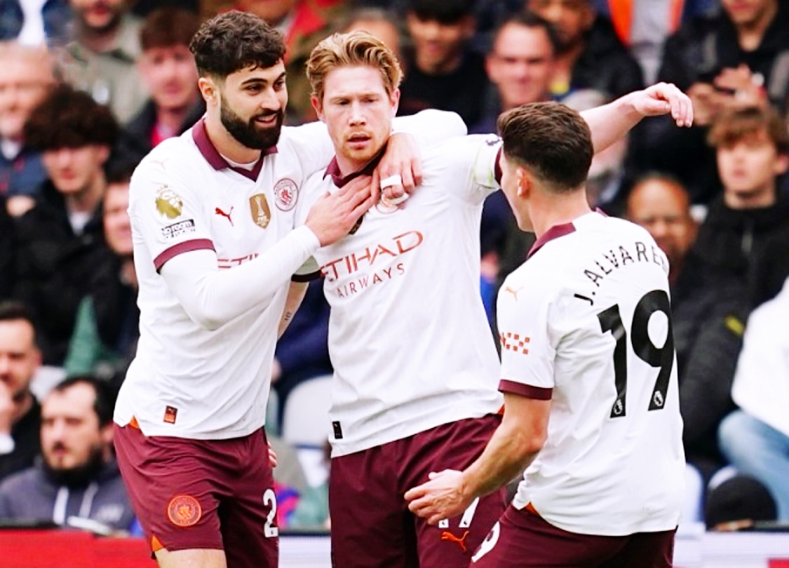 清晨英超焦点战，曼联战术微调，话题不断，高层口径保持一致